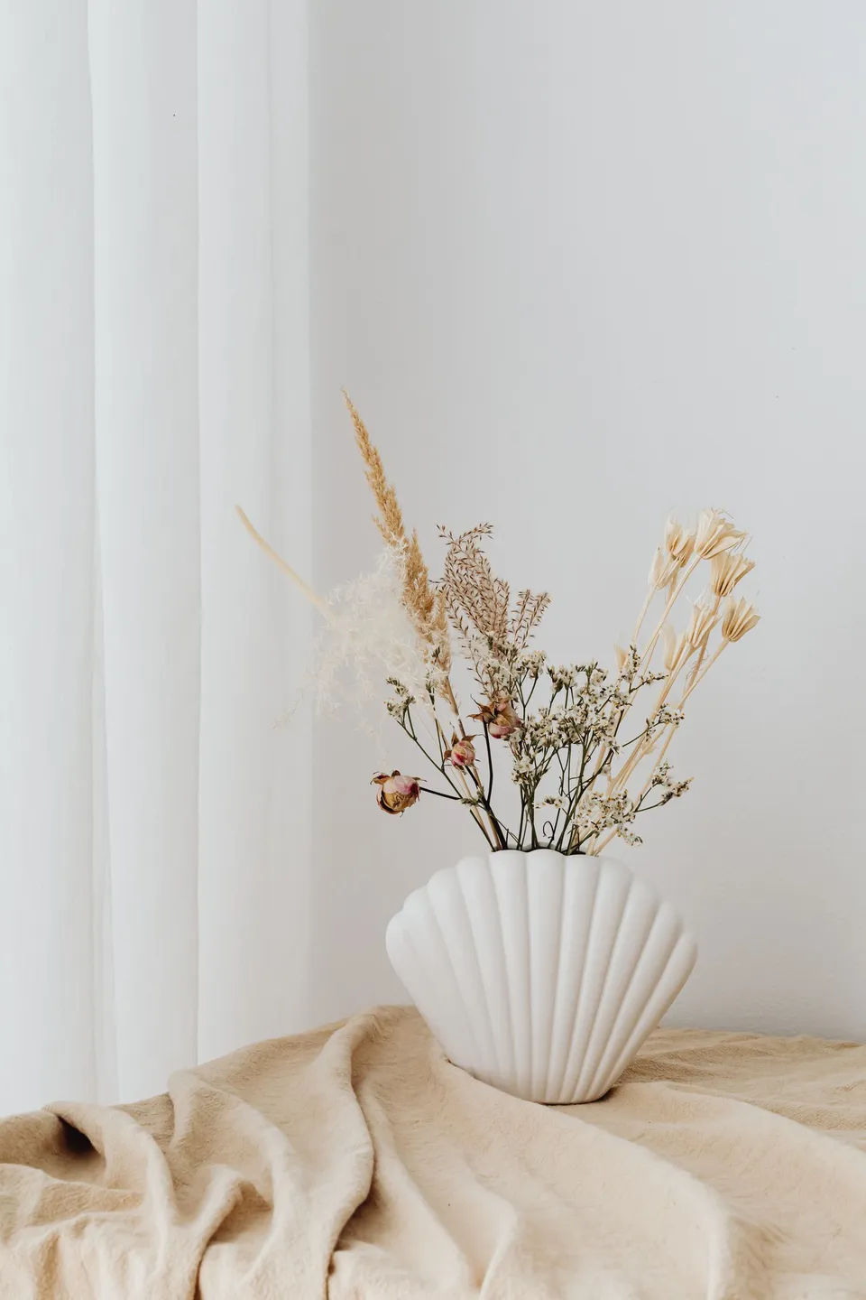 The shell vase; illustrative product photograph